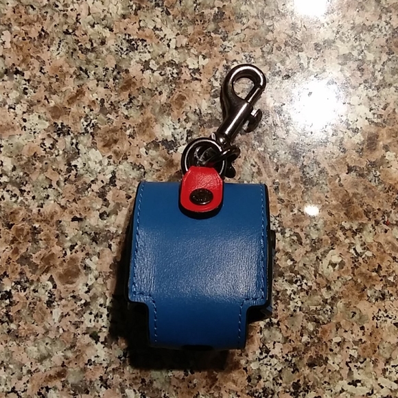 COACH || AIRPOD CASE (NEW WITHOUT TAG) - Picture 2 of 4